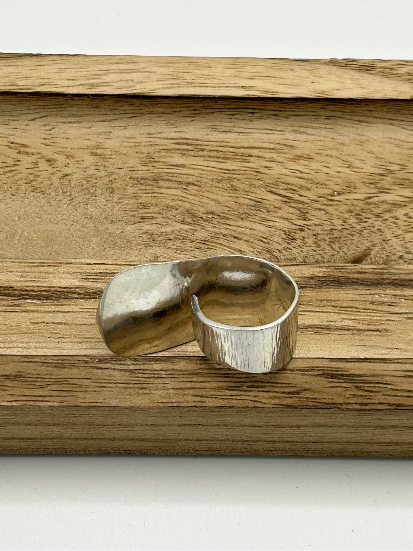 Ring aus 800er Silberbesteck (Straffierte Buttermesserspitze) #40