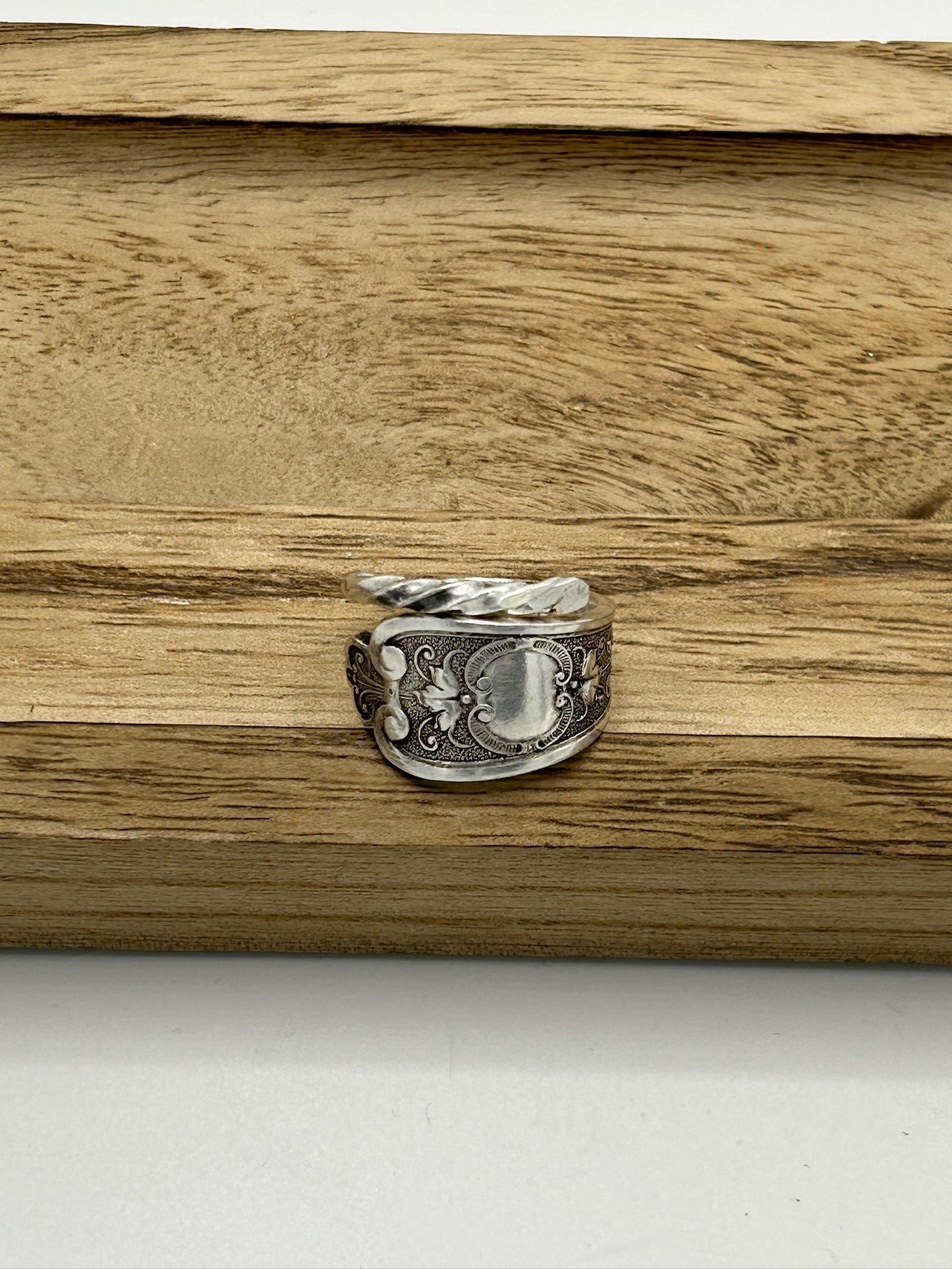 Ring aus 800er Silberbesteck (Rokoko-Muster mit gedrehtem Stiel) #35